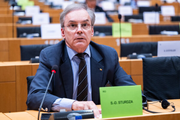 Muntenegru, un pas mai aproape de Uniunea Europeană. Extinderea UE, o necesitate strategică
